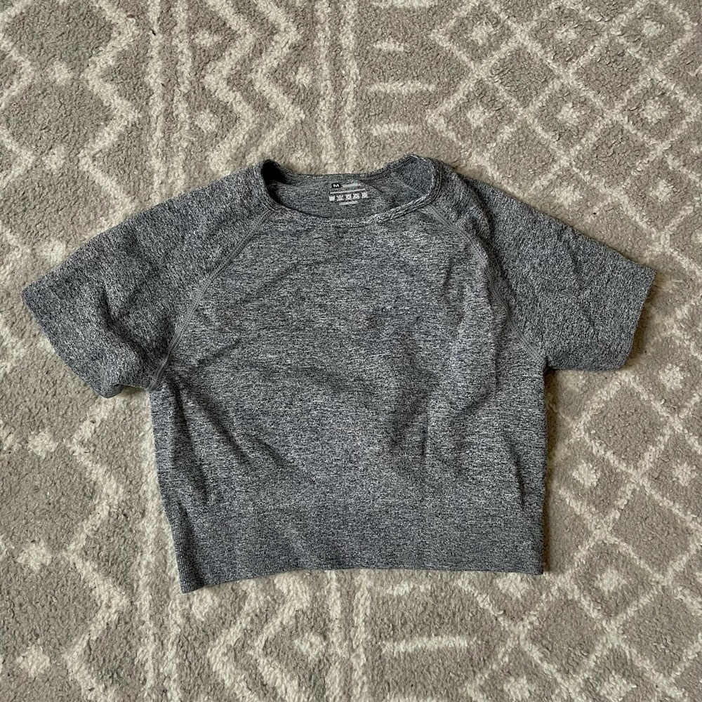 Grey active cropped t-shirt never worn!